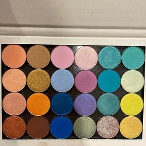 Brand new summer eyeshadow custom palette